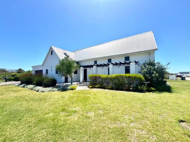 6 Bedroom House in St Francis Links Golf Estate
