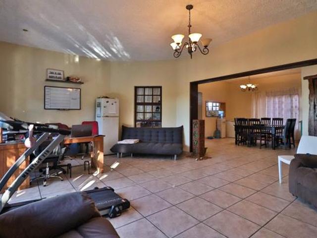 6 Bedroom House in Steiltes