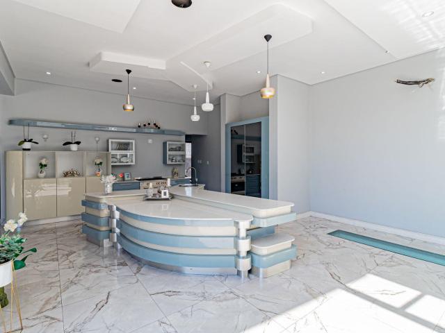 6 Bedroom House in Steyn City
