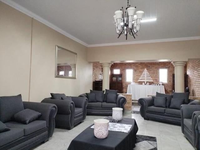 6 Bedroom House in Stilfontein