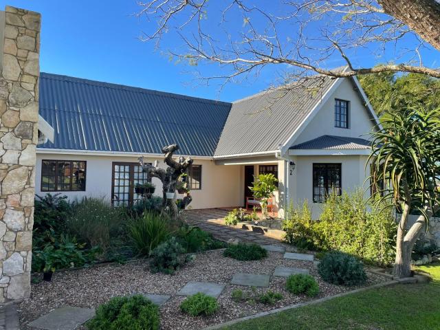 6 Bedroom House in Still Bay West