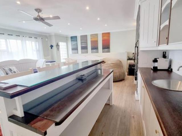 6 Bedroom House in Struisbaai