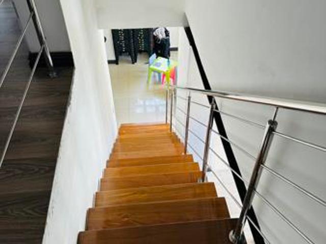 6 Bedroom House in Surrey Estate