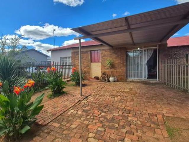 6 Bedroom House in Potchefstroom Central