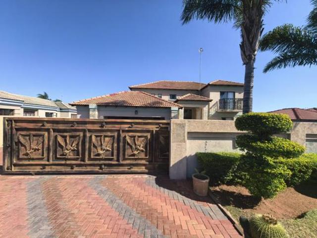 6 Bedroom House in Polokwane Central