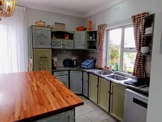 6 Bedroom House in Port Edward