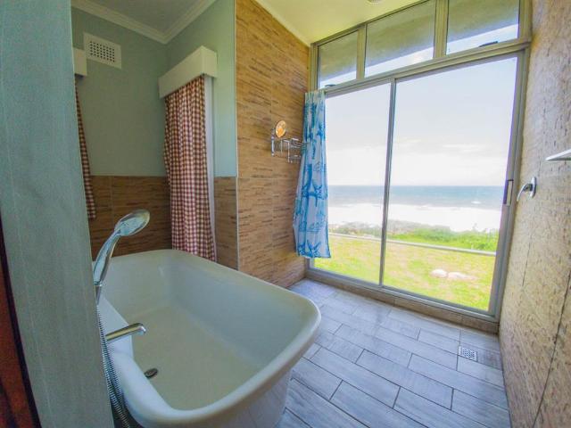 6 Bedroom House in Port Edward