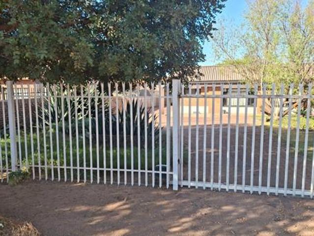 6 Bedroom House in Postmasburg
