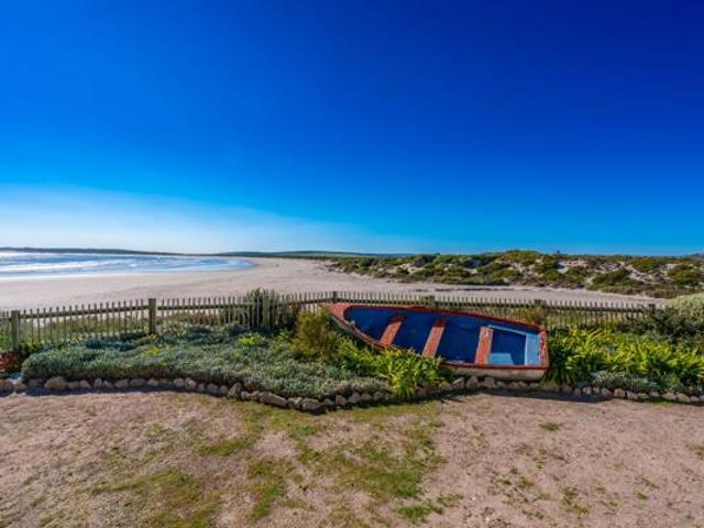 6 Bedroom House in Paternoster