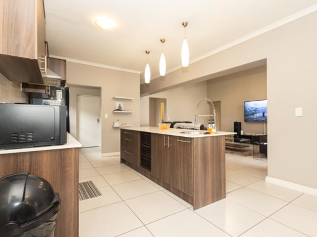 6 Bedroom House in Parklands North