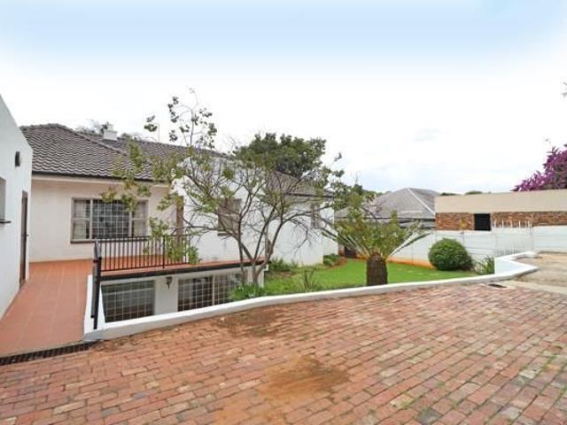6 Bedroom House in Parkview