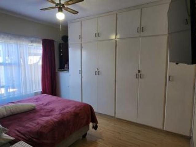 6 Bedroom House in Pellissier