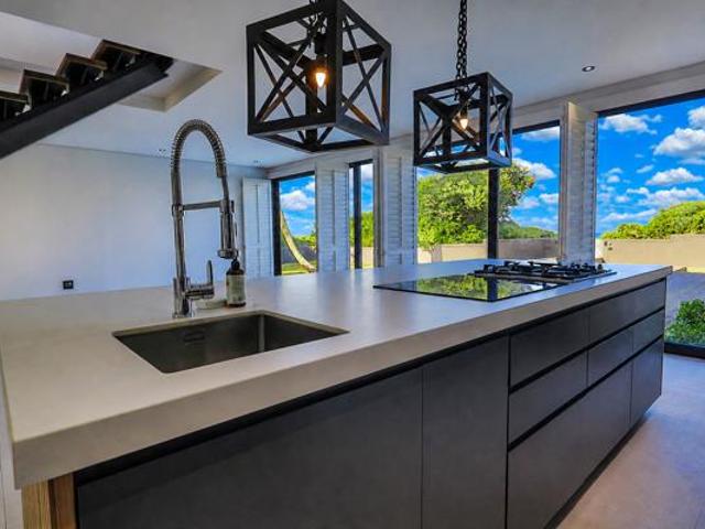6 Bedroom House in Pennington