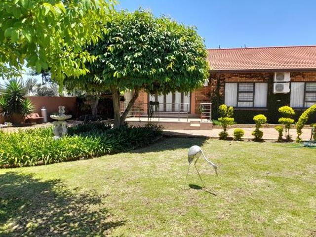 6 Bedroom House in Phalaborwa