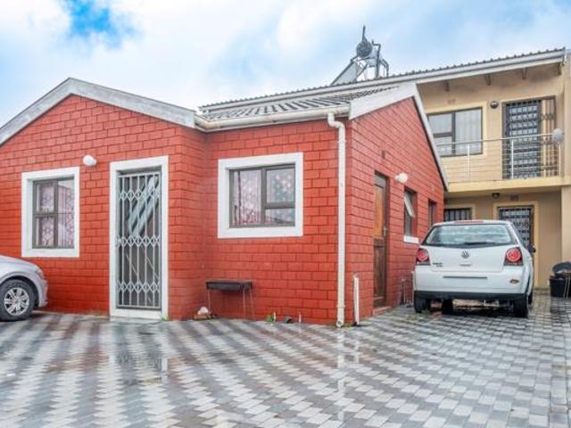 6 Bedroom House in Philippi