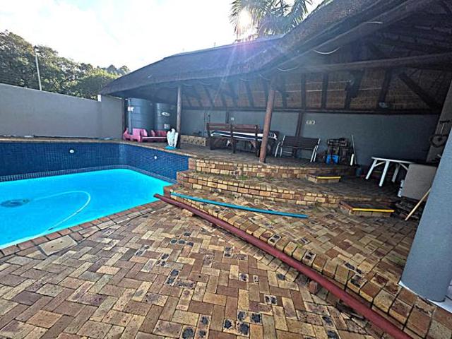 6 Bedroom House in Plattekloof