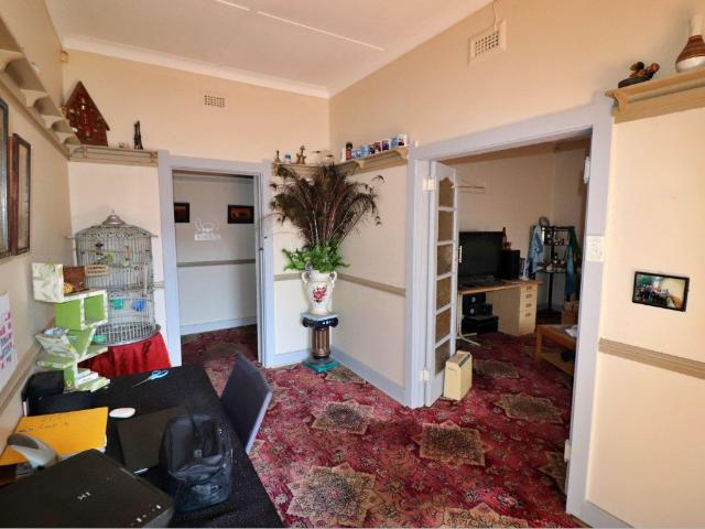 6 Bedroom House in Primrose