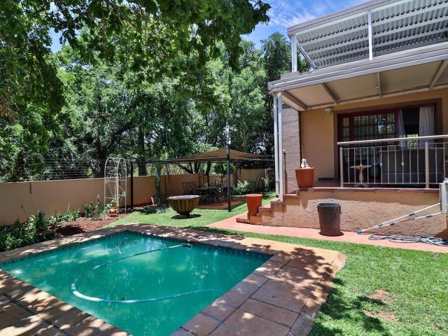 6 Bedroom House in Protea Park