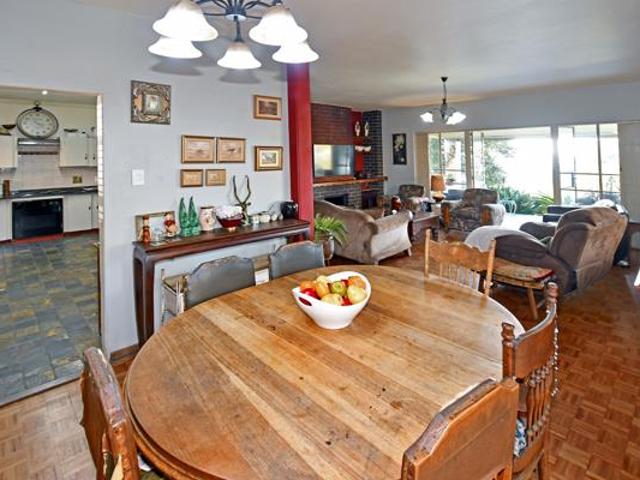6 Bedroom House in Quellerina