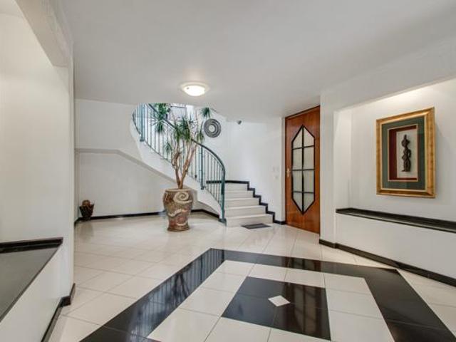 6 Bedroom House in Quellerina