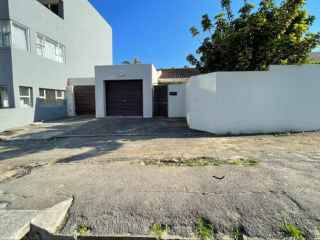 6 Bedroom House in Quigney