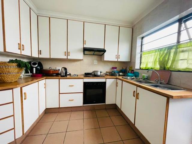6 Bedroom House in Quigney