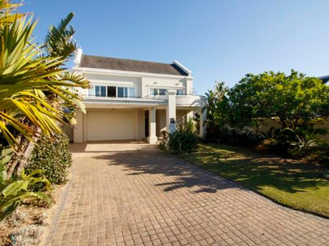 6 Bedroom House in Royal Alfred Marina