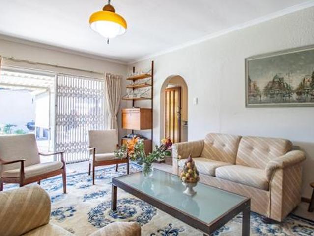 6 Bedroom House in Rondebosch
