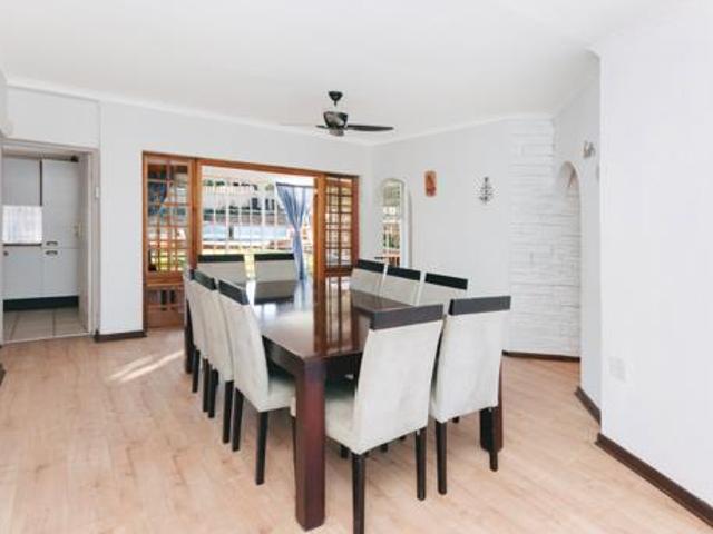 6 Bedroom House in Roodekrans
