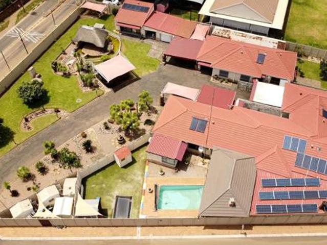 6 Bedroom House in Raslouw AH