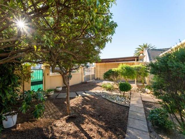 6 Bedroom House in Retreat
