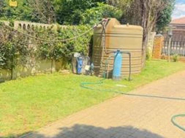6 Bedroom House in Reyno Ridge