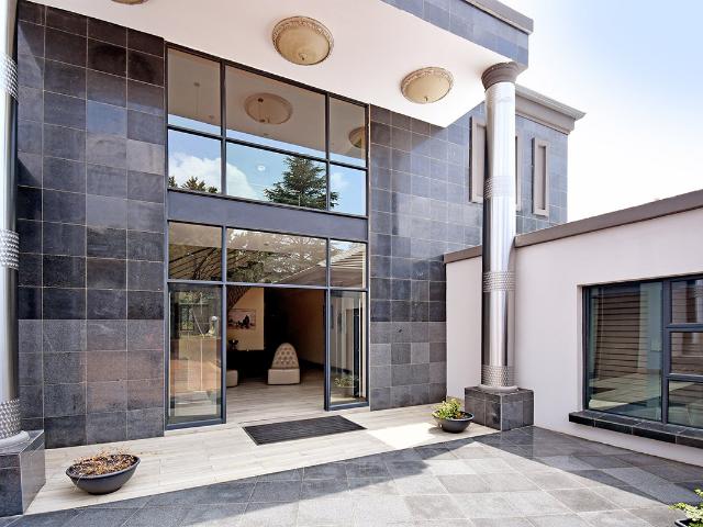 6 Bedroom House in River Club