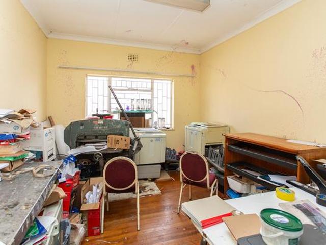 6 Bedroom House in Richmond Estate