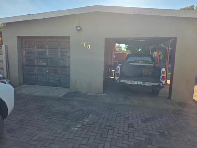 6 Bedroom House in Rustenburg Central