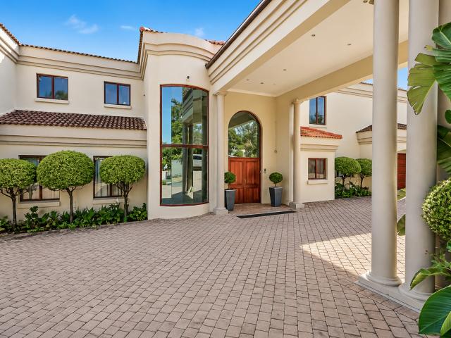 6 Bedroom House in Woodmead