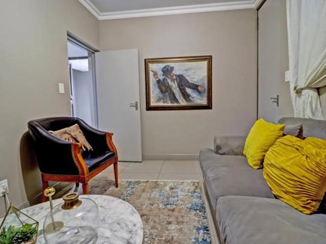 6 Bedroom House in Woodhill Golf Estate