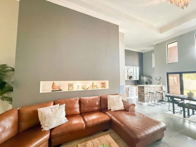 6 Bedroom House in Woodland Hills Wildlife Estate