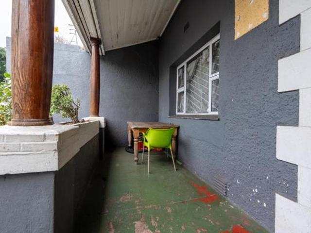 6 Bedroom House in Woodstock