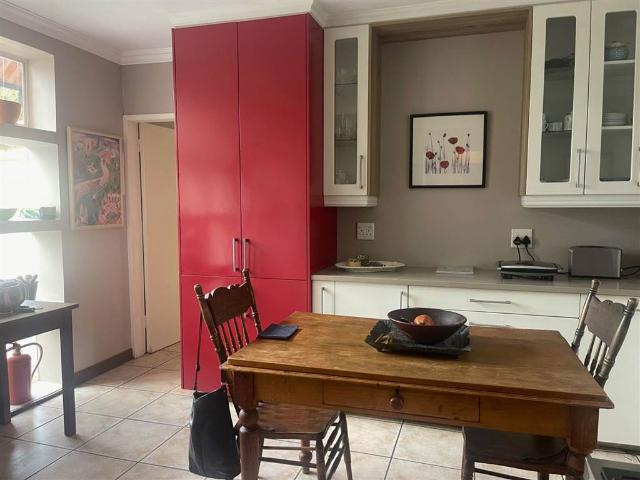 6 Bedroom House in Waterkloof