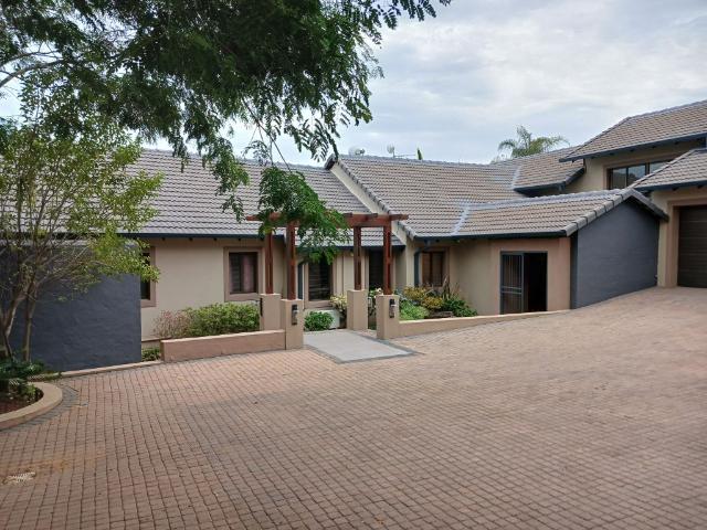 6 Bedroom House in Waterkloof Heights