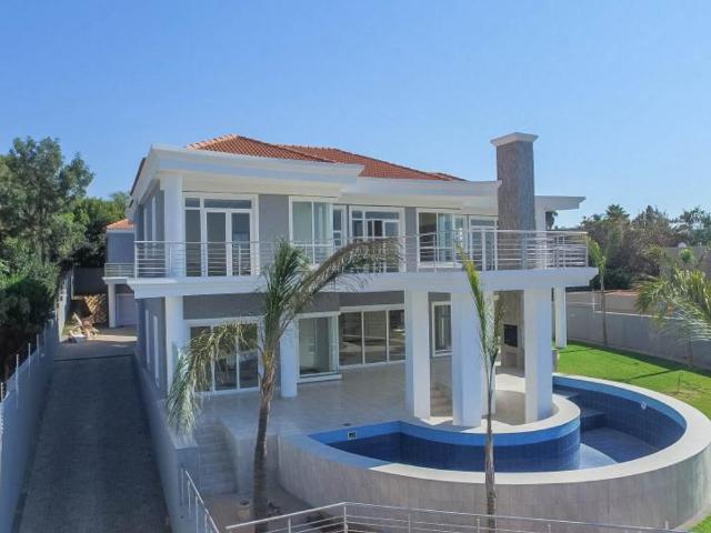 6 Bedroom House in Waterkloof Ridge