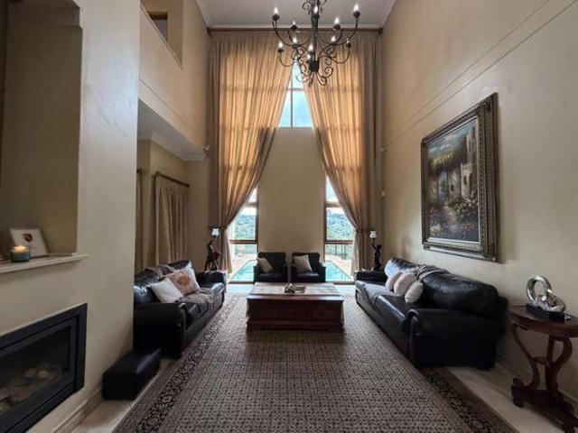 6 Bedroom House in Waterkloof Ridge