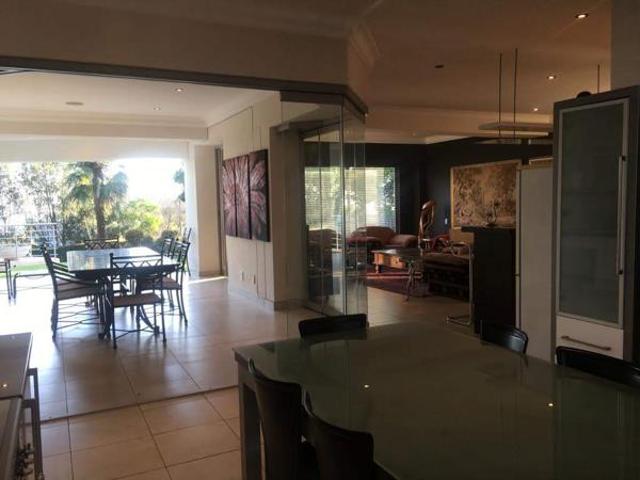 6 Bedroom House in Waterkloof Ridge
