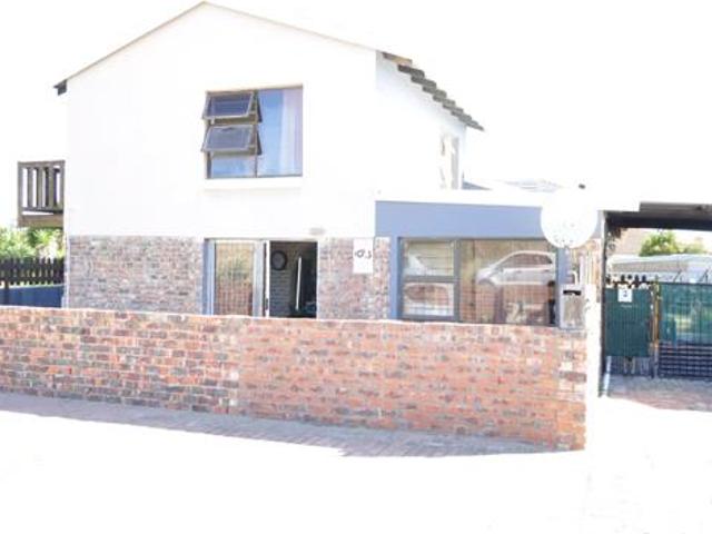 6 Bedroom House in Wavecrest