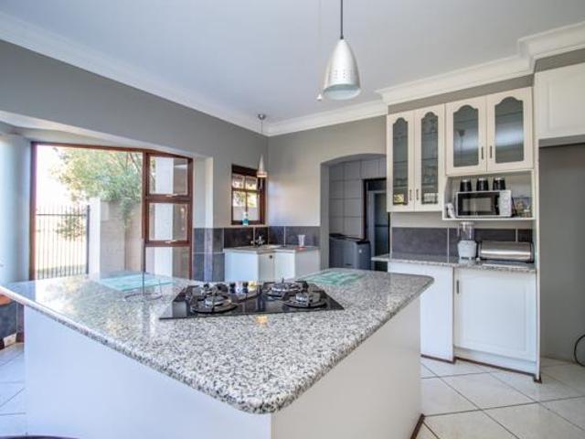 6 Bedroom House in Westlake Country & Safari Estate