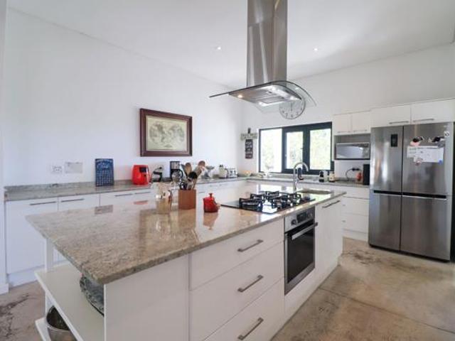 6 Bedroom House in White River