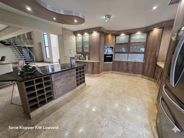 6 Bedroom House in White River AH