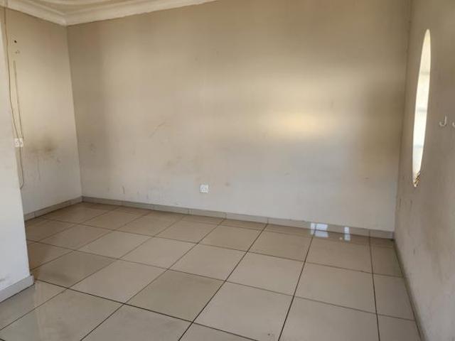 6 Bedroom House in Witbank Central