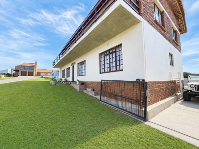 6 Bedroom House in Witsand
